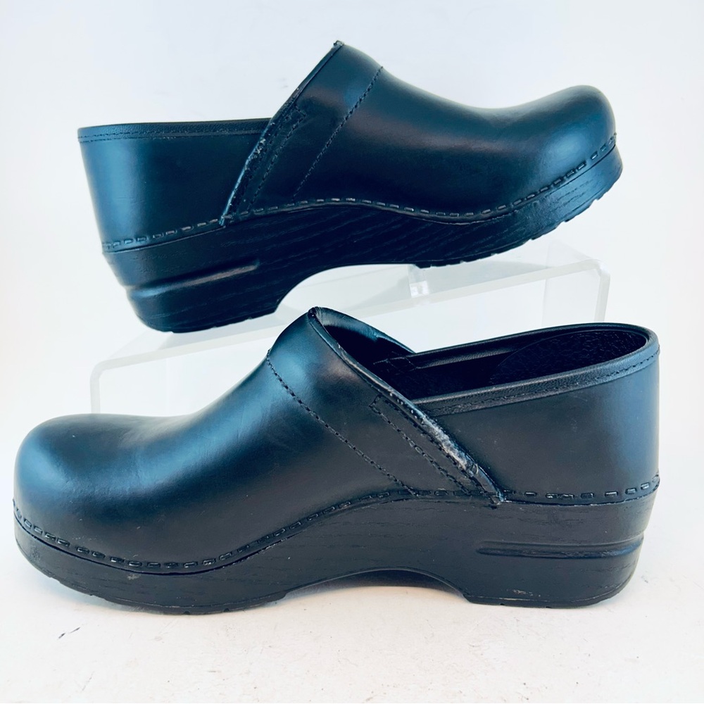 Dansko Black Oiled Professional Stapled Clogs EU 39 US 8.5 9 - Picture 5 of 11